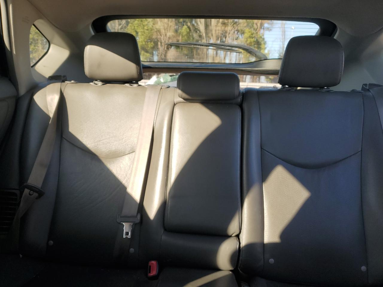 2011 Toyota Prius - Image 10