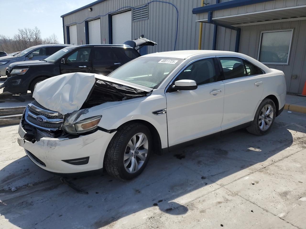 2011 Ford Taurus - Image 1