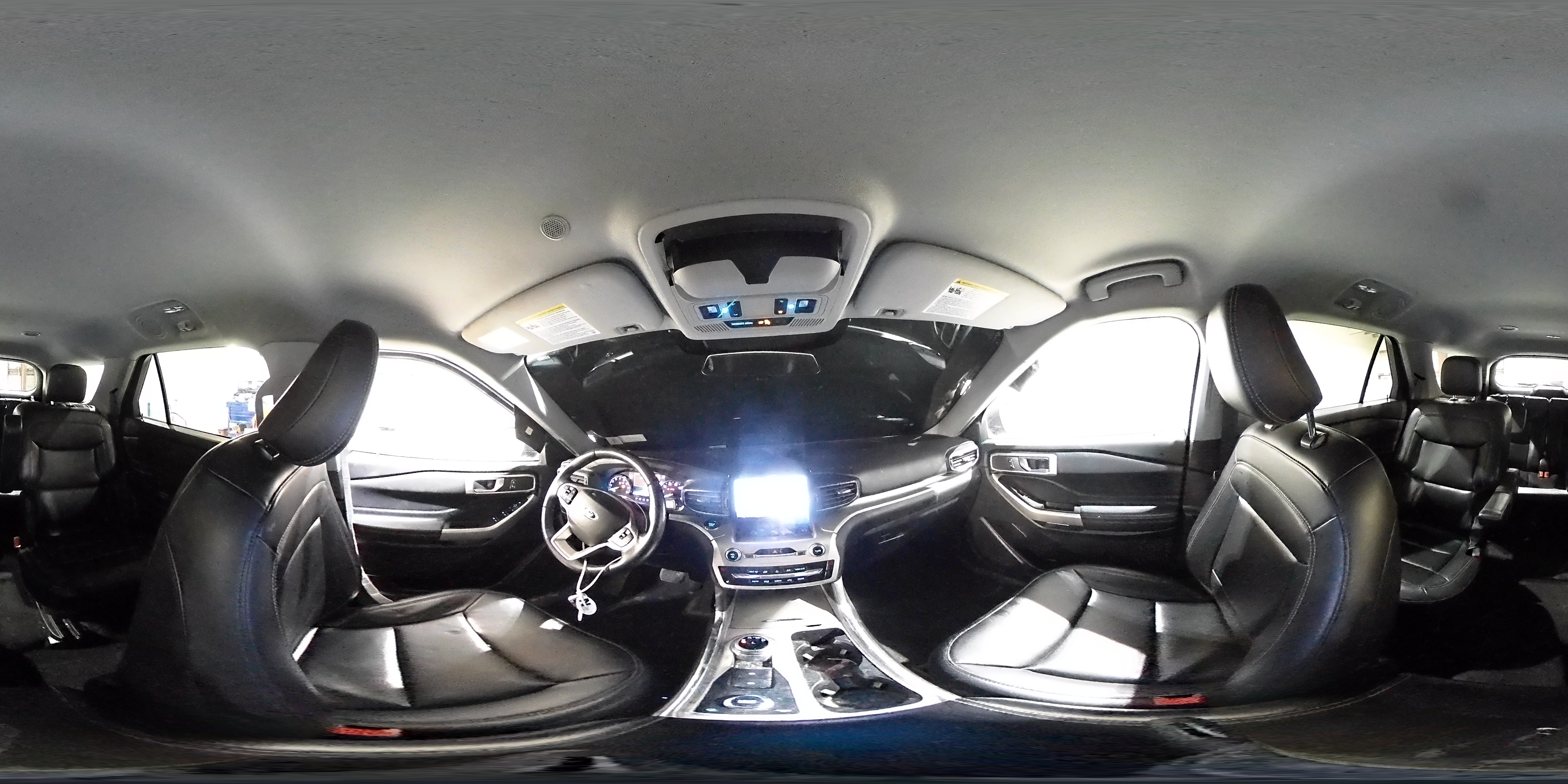 2022 Ford Explorer - Image 16