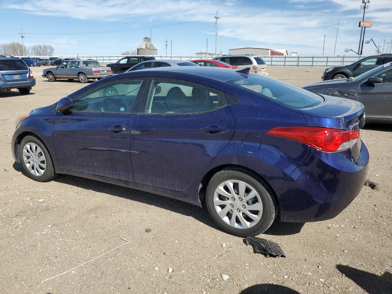 2012 Hyundai Elantra - Image 2