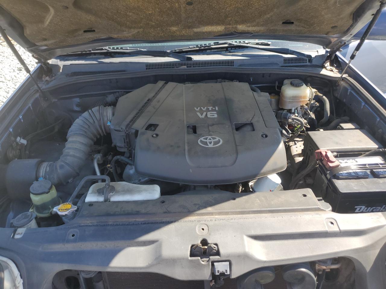 2005 Toyota 4Runner - Image 12