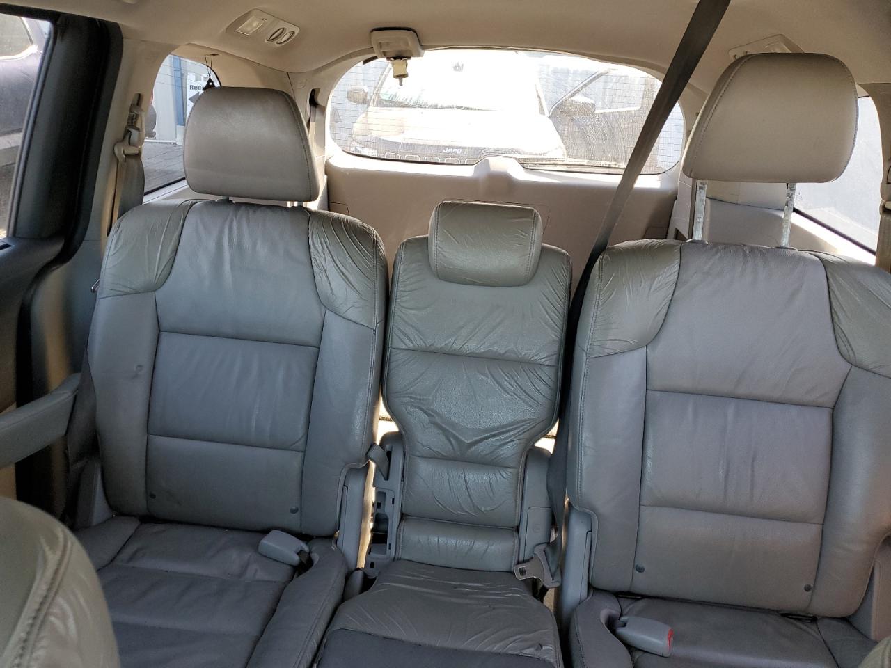 2011 Honda Odyssey - Image 10