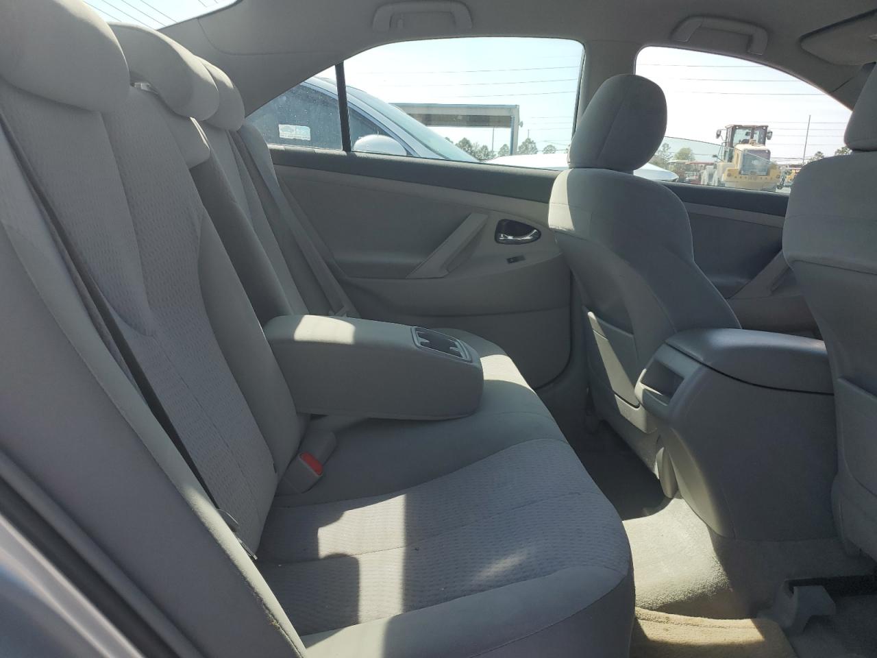 2011 Toyota Camry - Image 10
