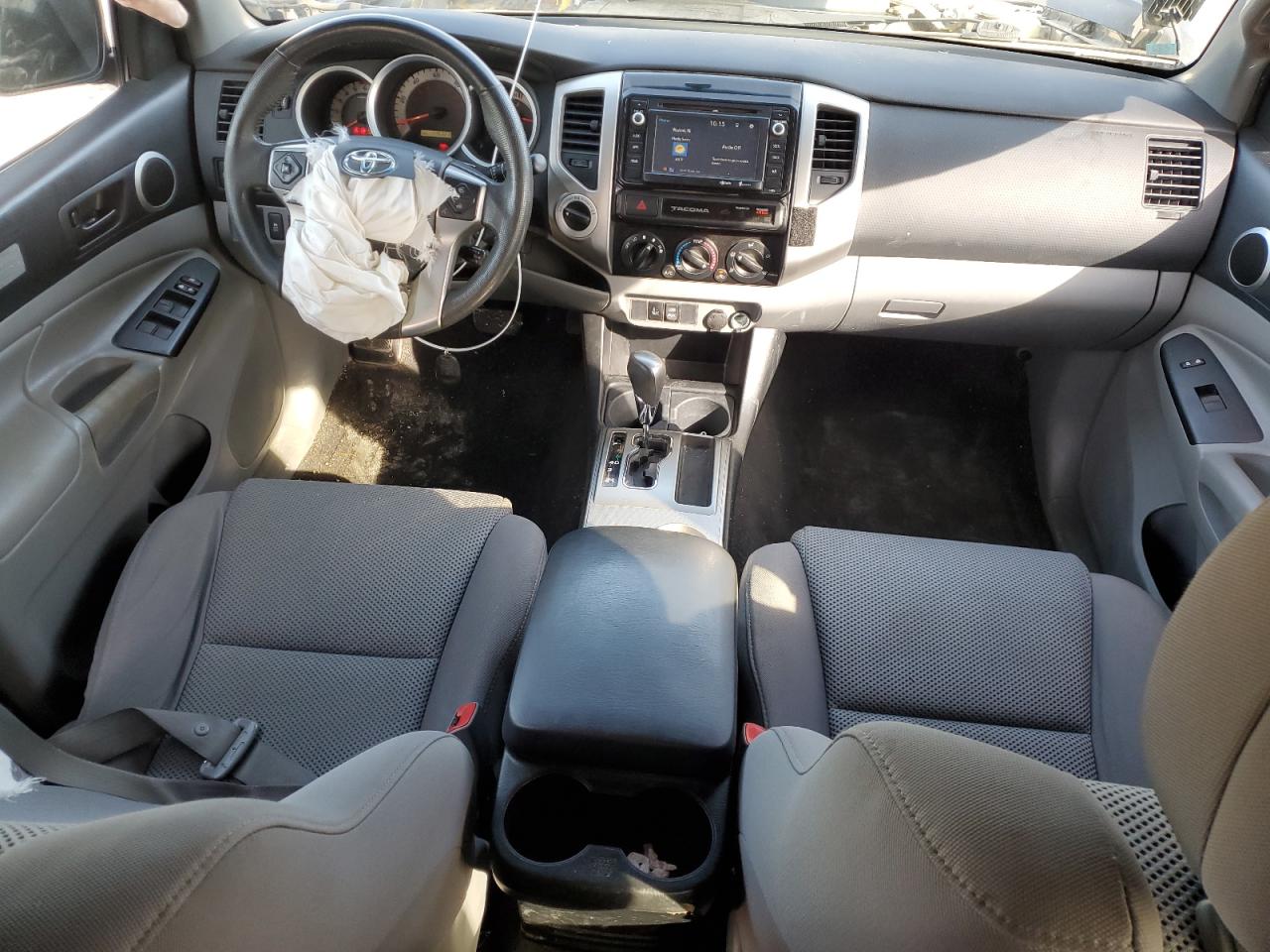 2015 Toyota Tacoma - Image 8
