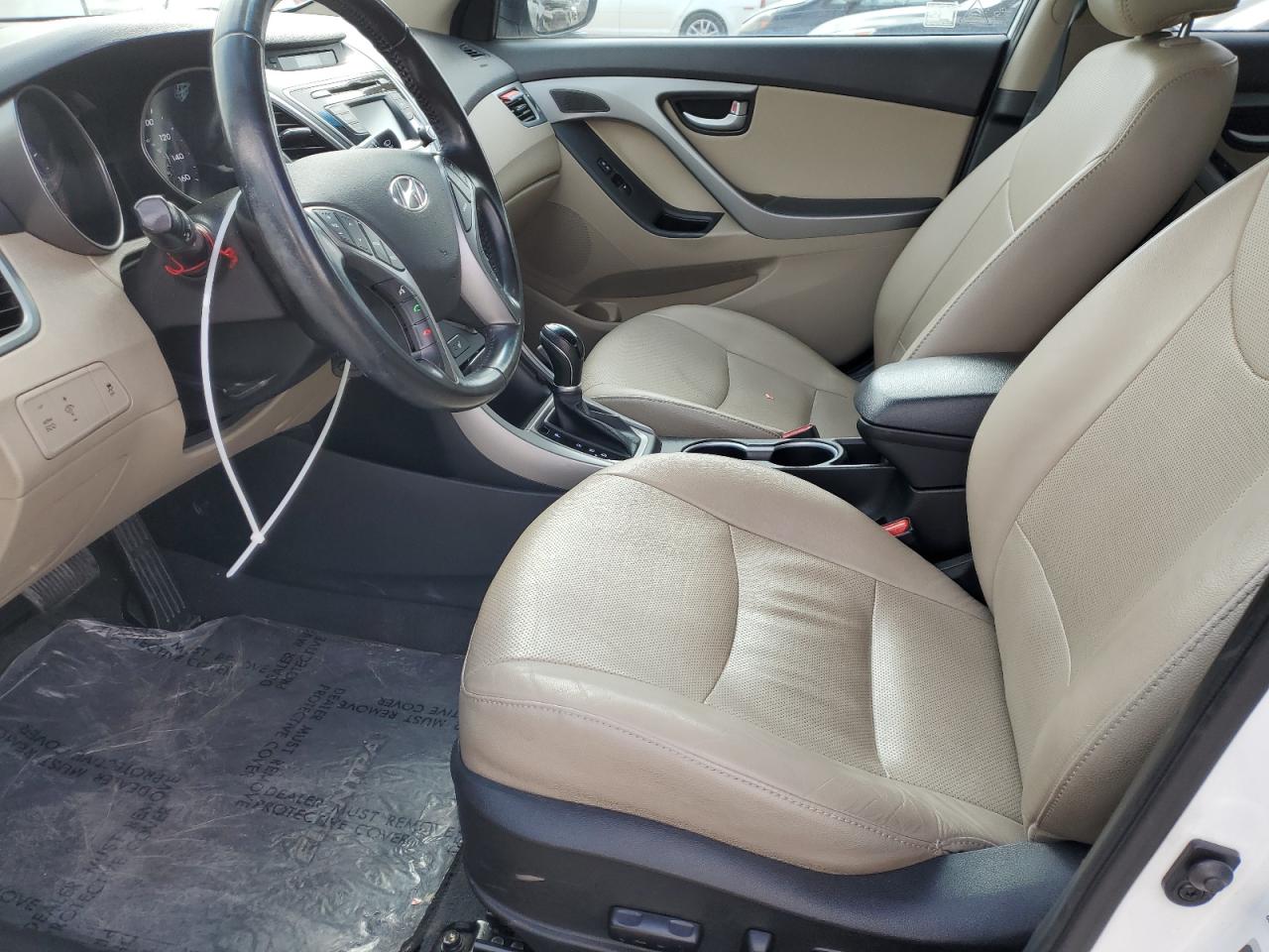 2014 Hyundai Elantra - Image 7