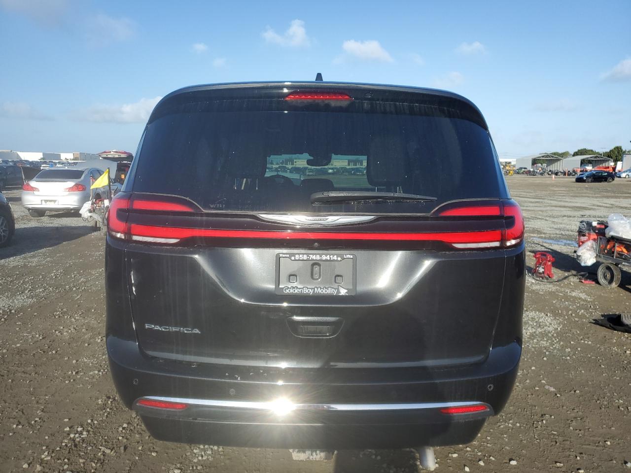 2022 Chrysler Pacifica - Image 6