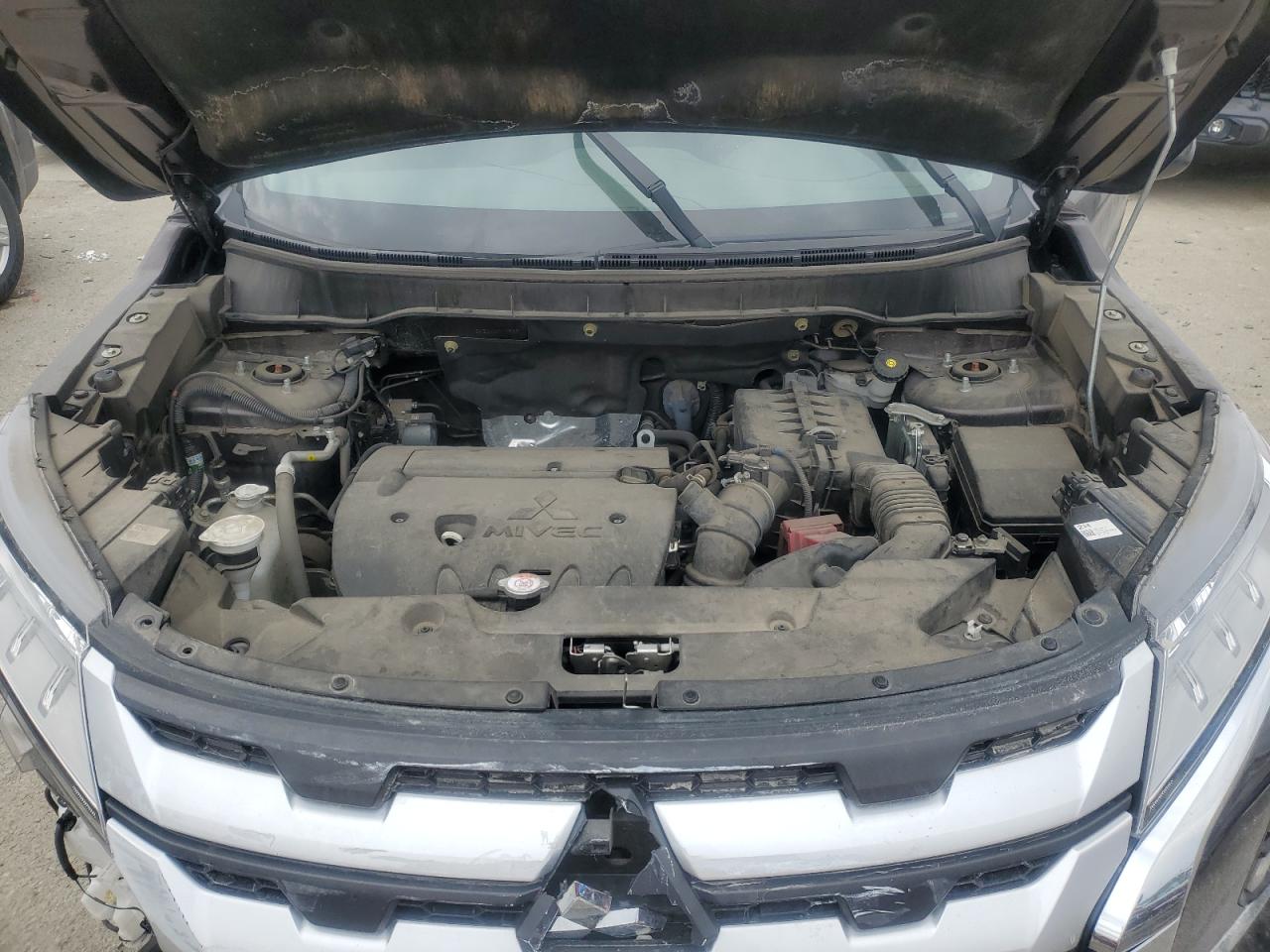 2021 Mitsubishi Outlander - Image 14