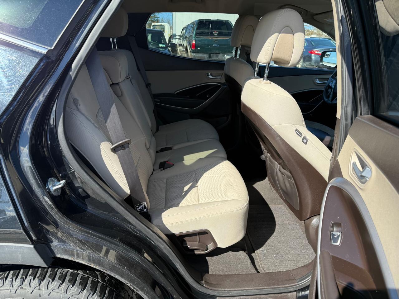 2016 Hyundai Santa Fe - Image 6