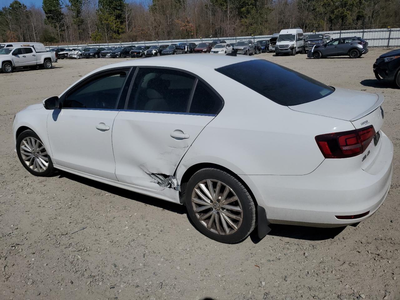 2016 Volkswagen Jetta - Image 2