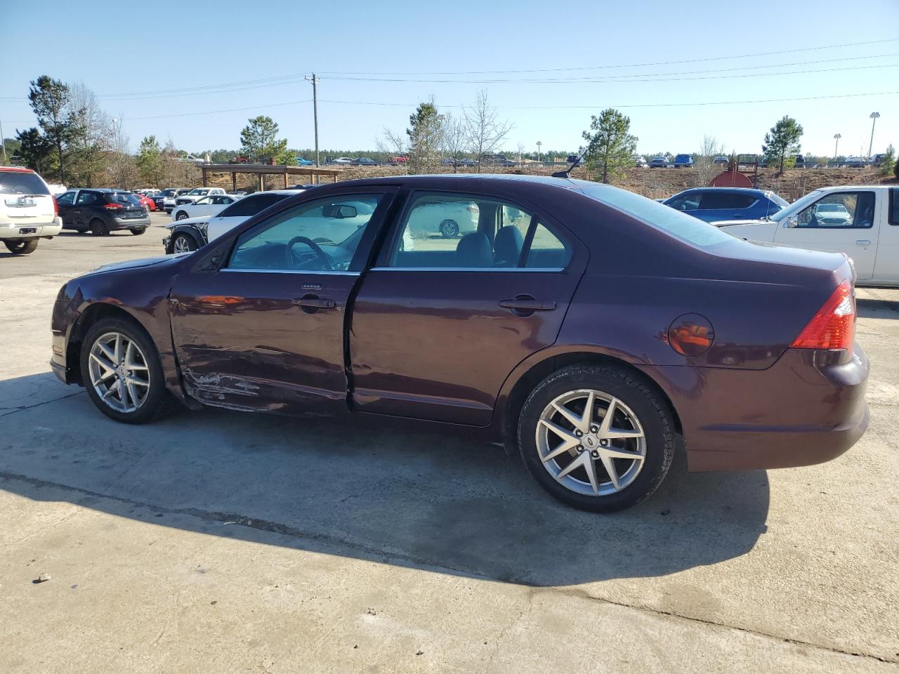 2011 Ford Fusion - Image 2