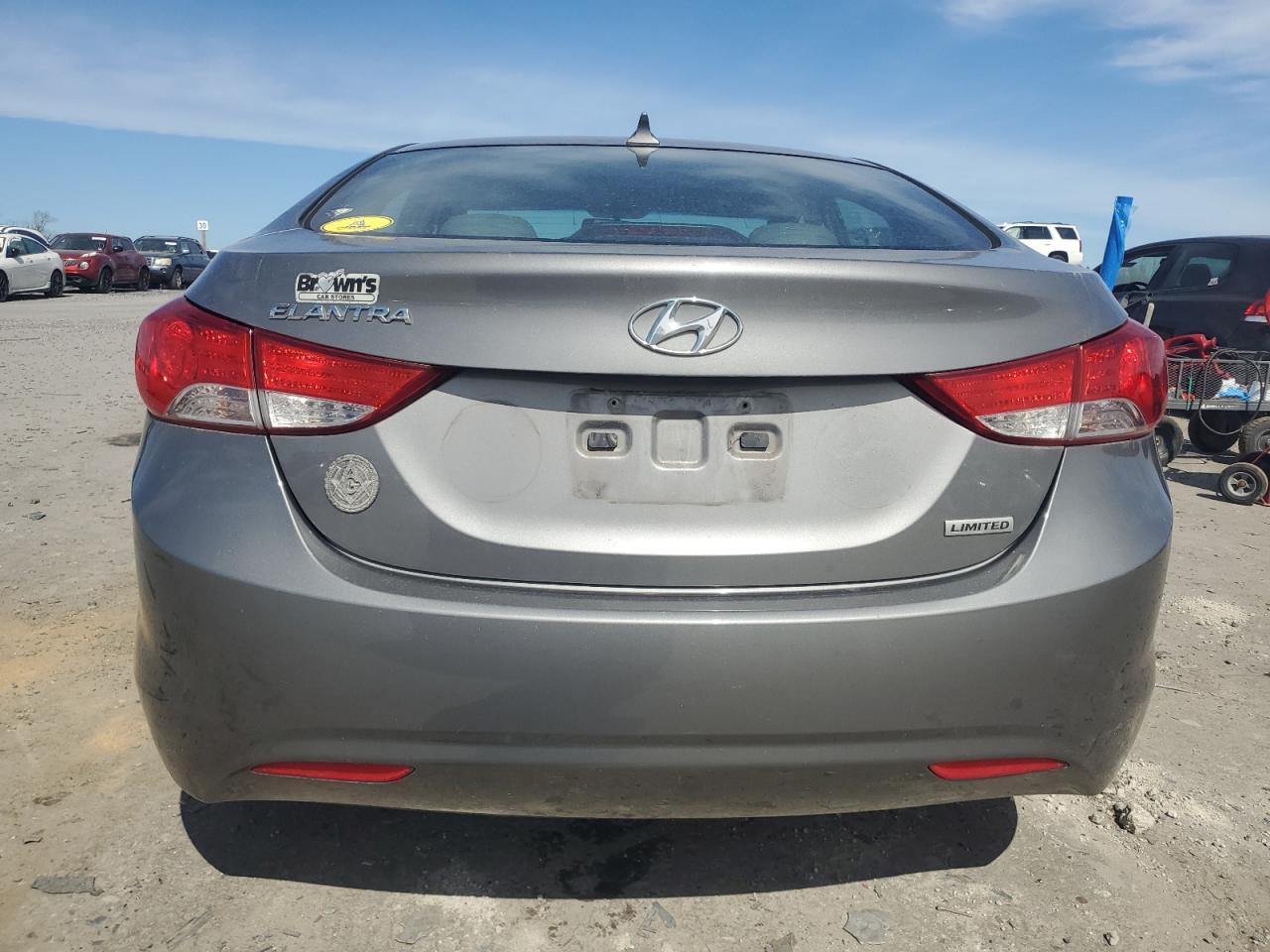 2013 Hyundai Elantra - Image 6