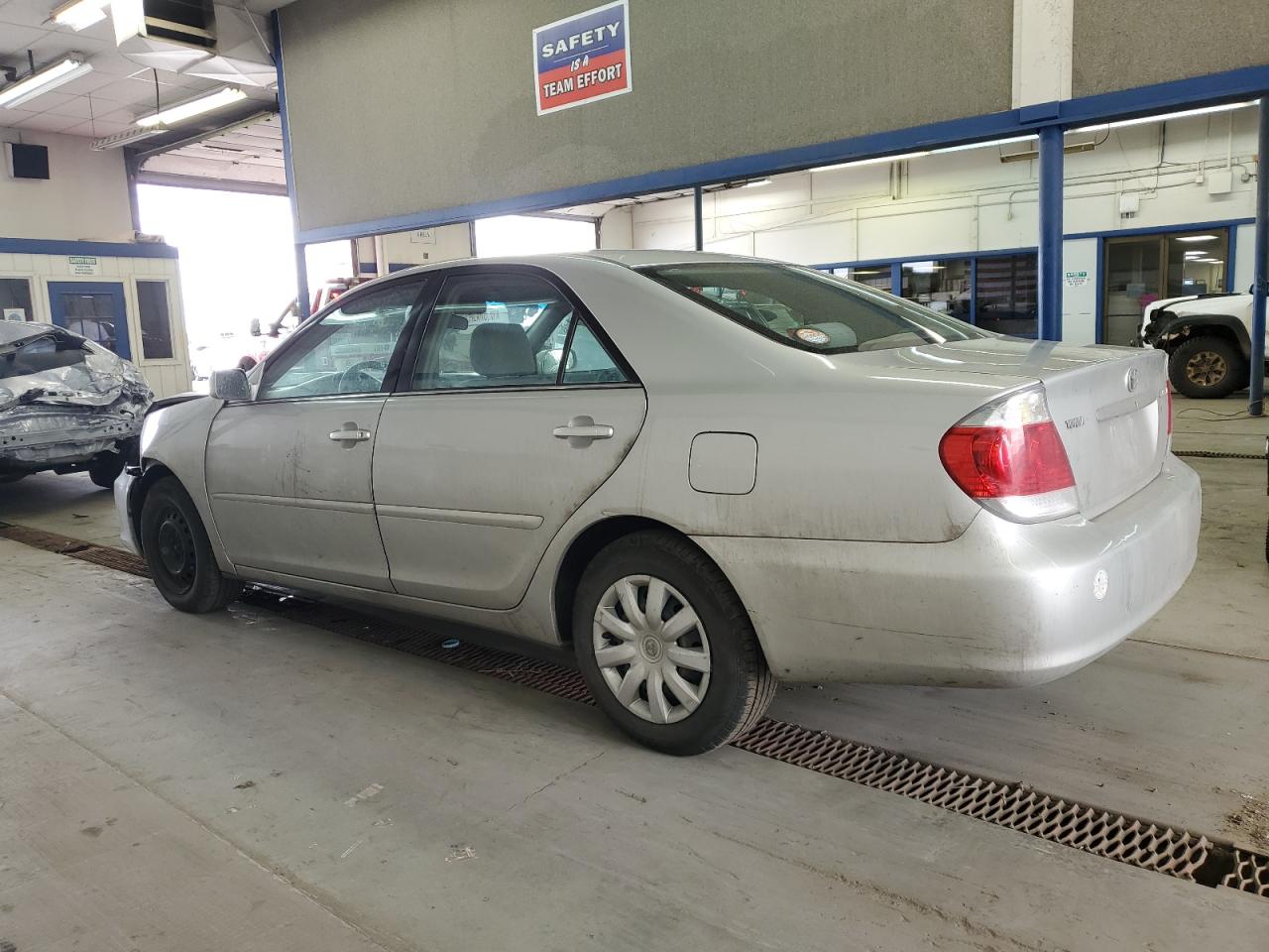 2006 Toyota Camry - Image 2