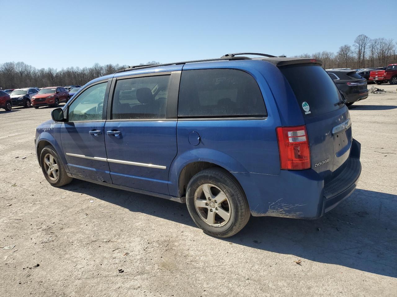 2010 Dodge Caravan - Image 2