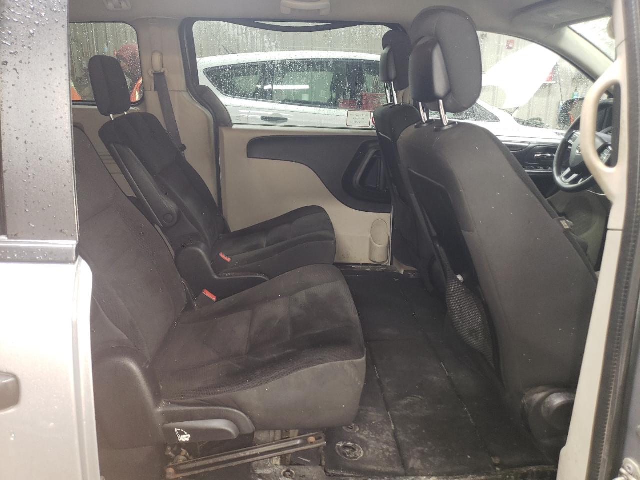 2019 Dodge Caravan - Image 11