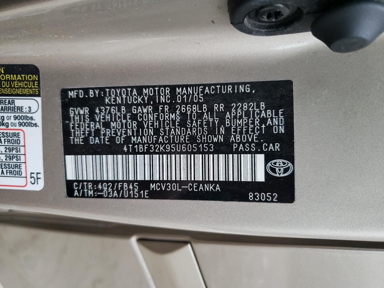 2005 Toyota Camry - Image 12