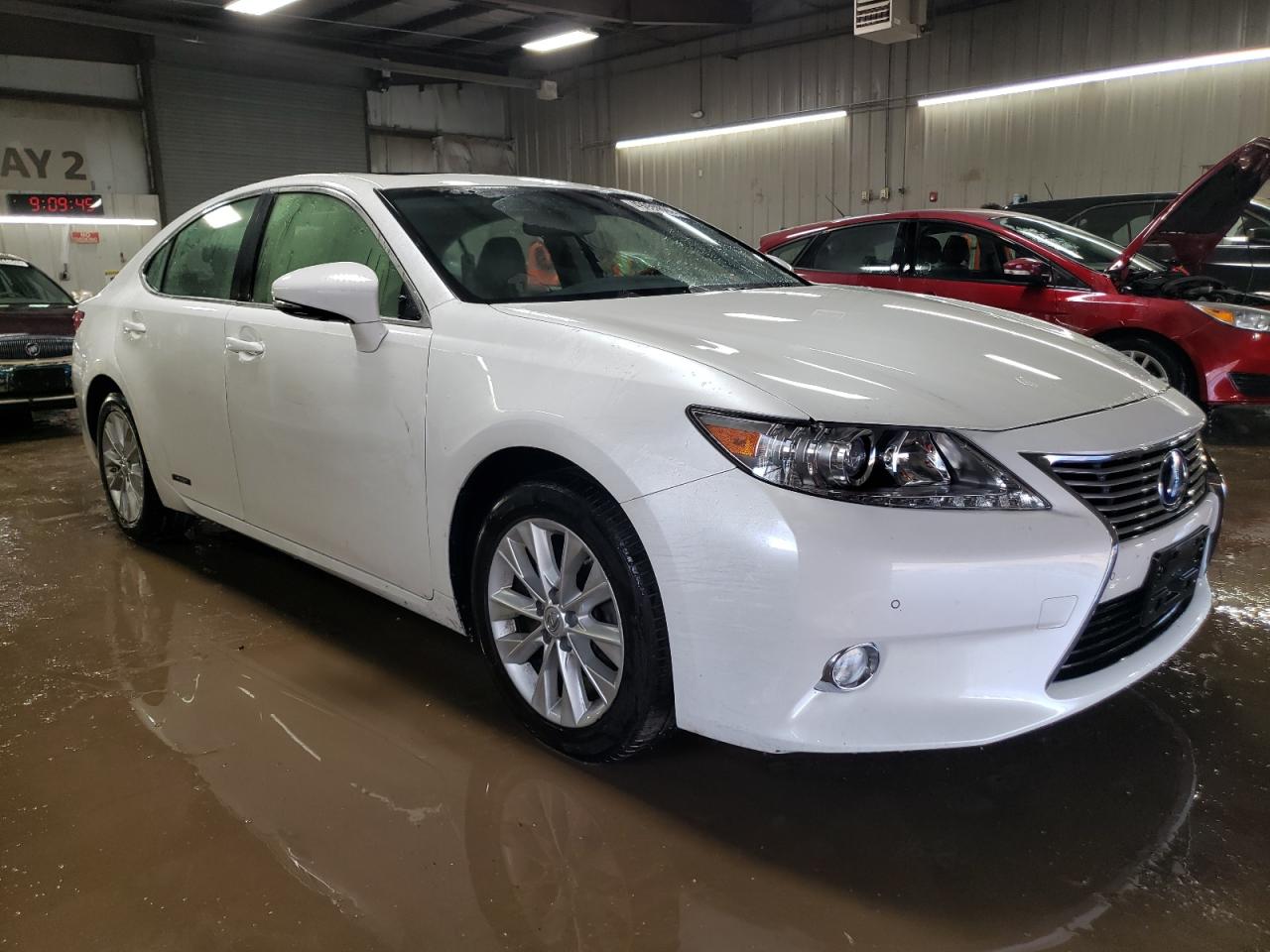 2013 Lexus ES - Image 4