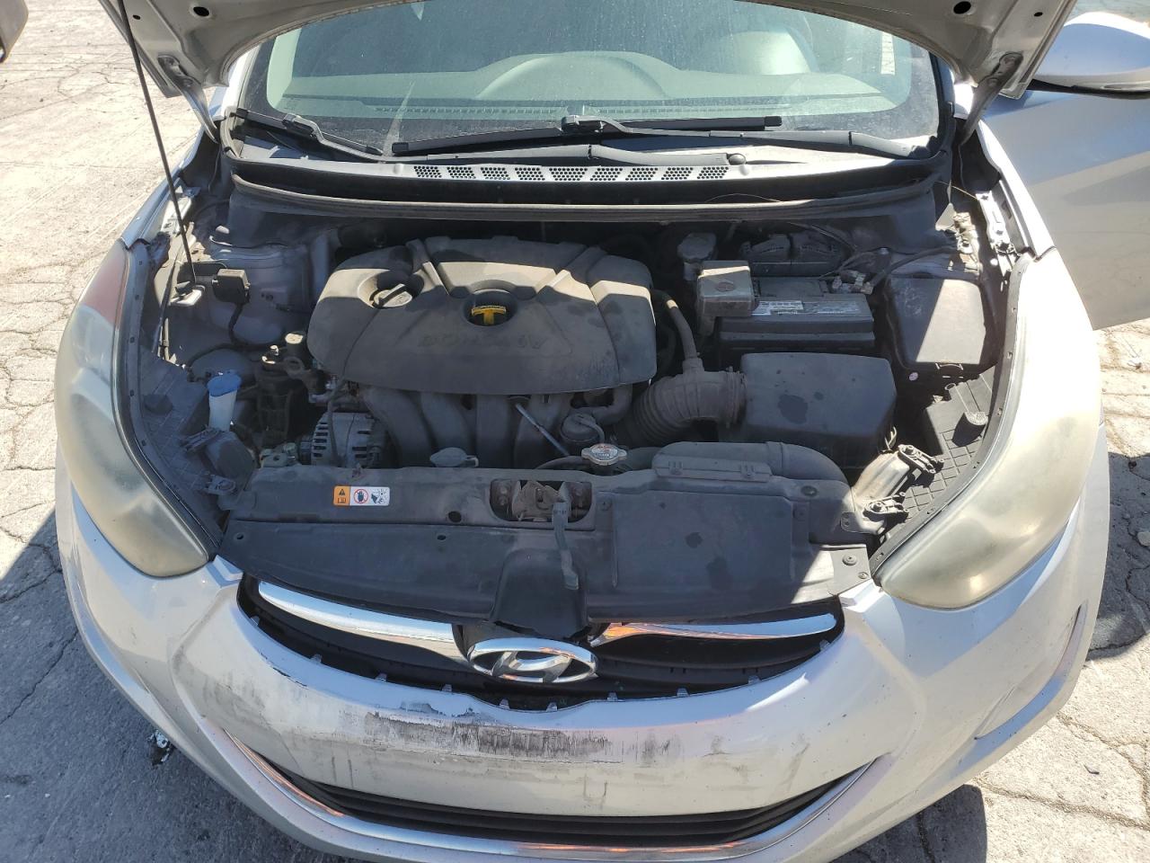 2013 Hyundai Elantra - Image 11