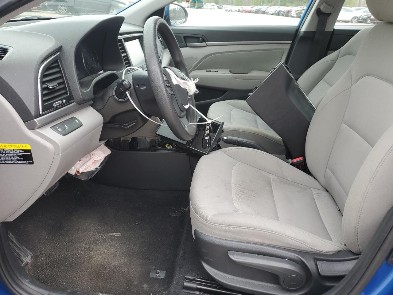 2018 Hyundai Elantra - Image 7