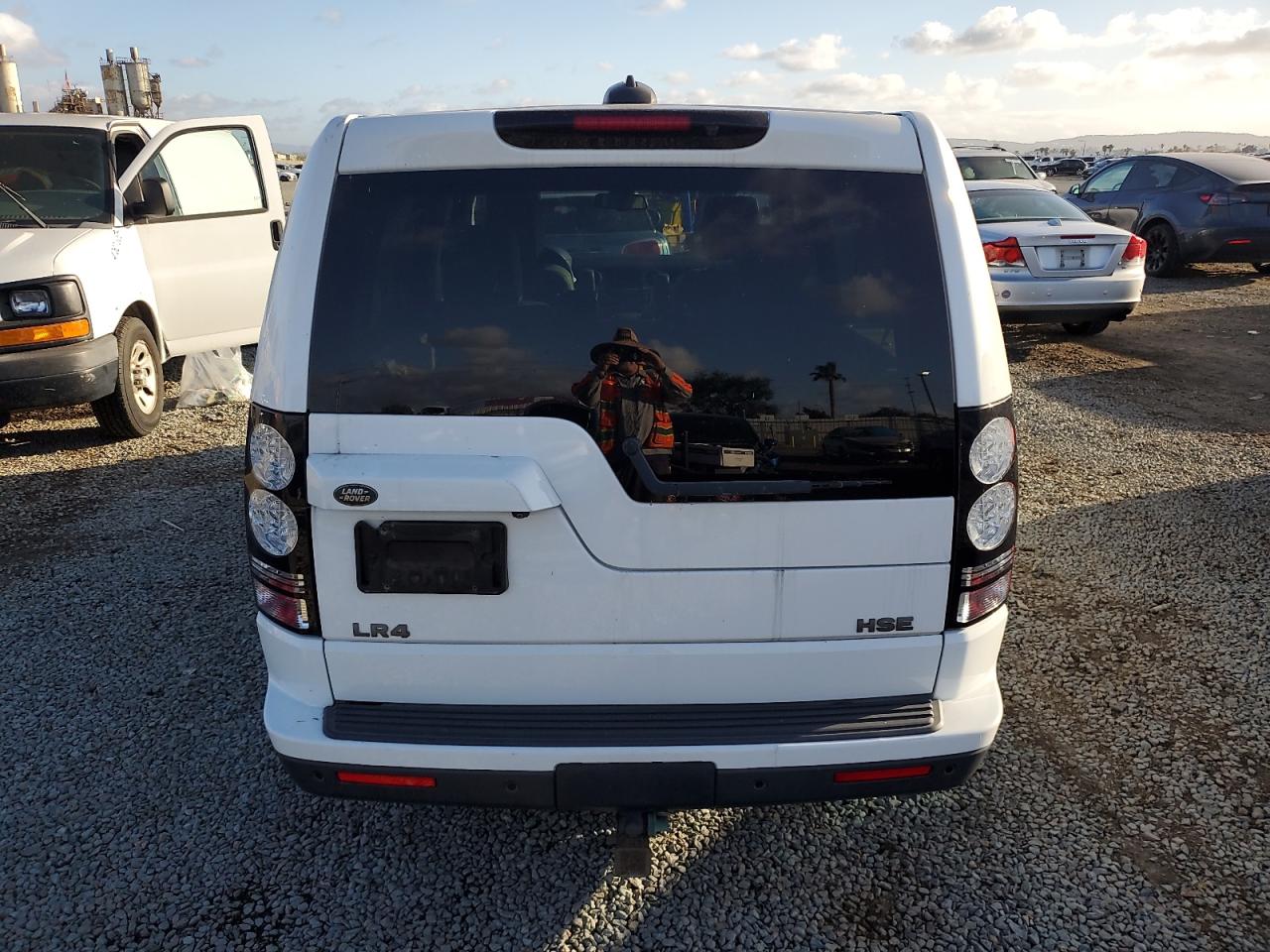 2016 Land Rover LR4 - Image 6
