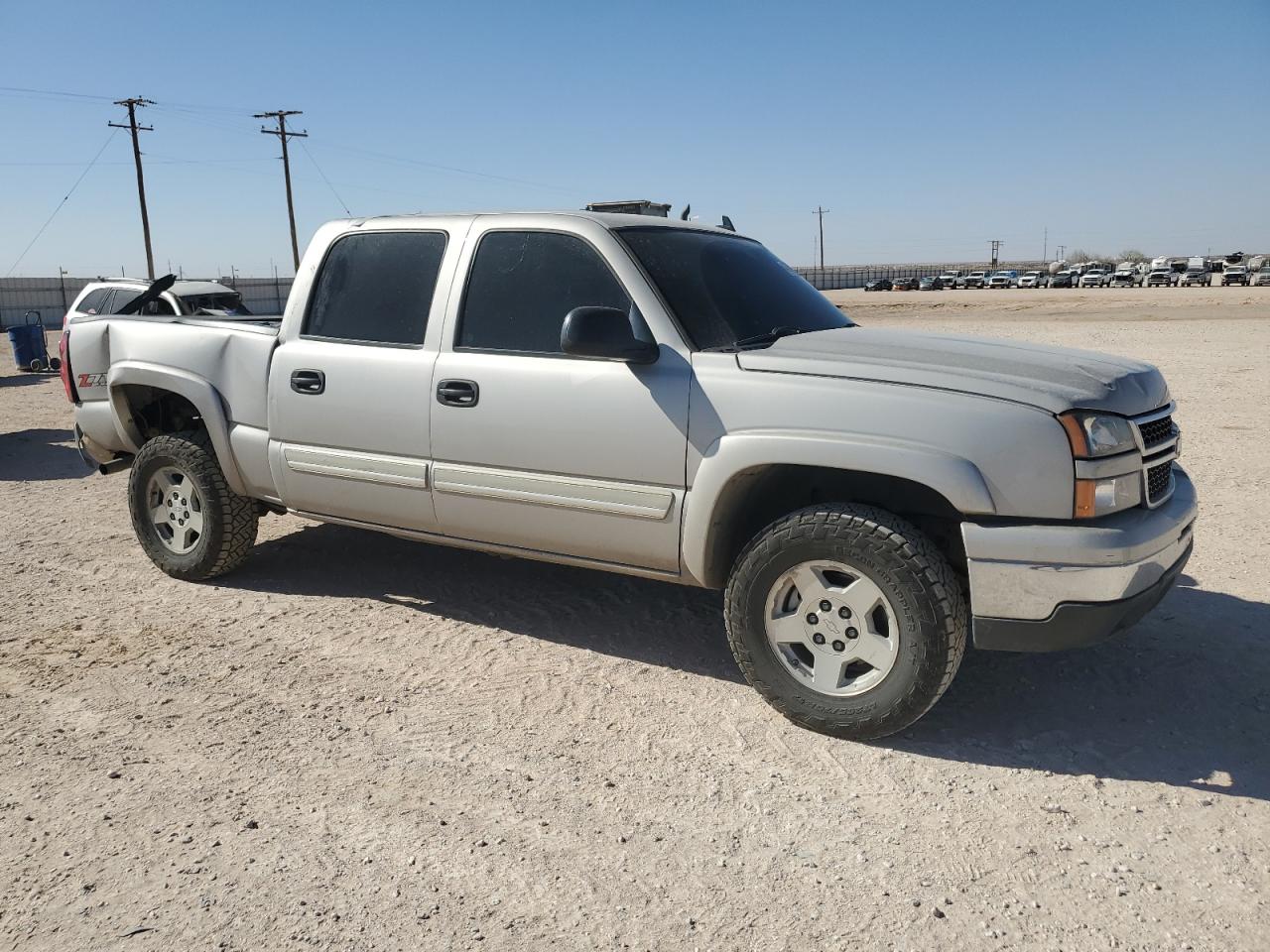 2006 Chevrolet Silverado - Image 4