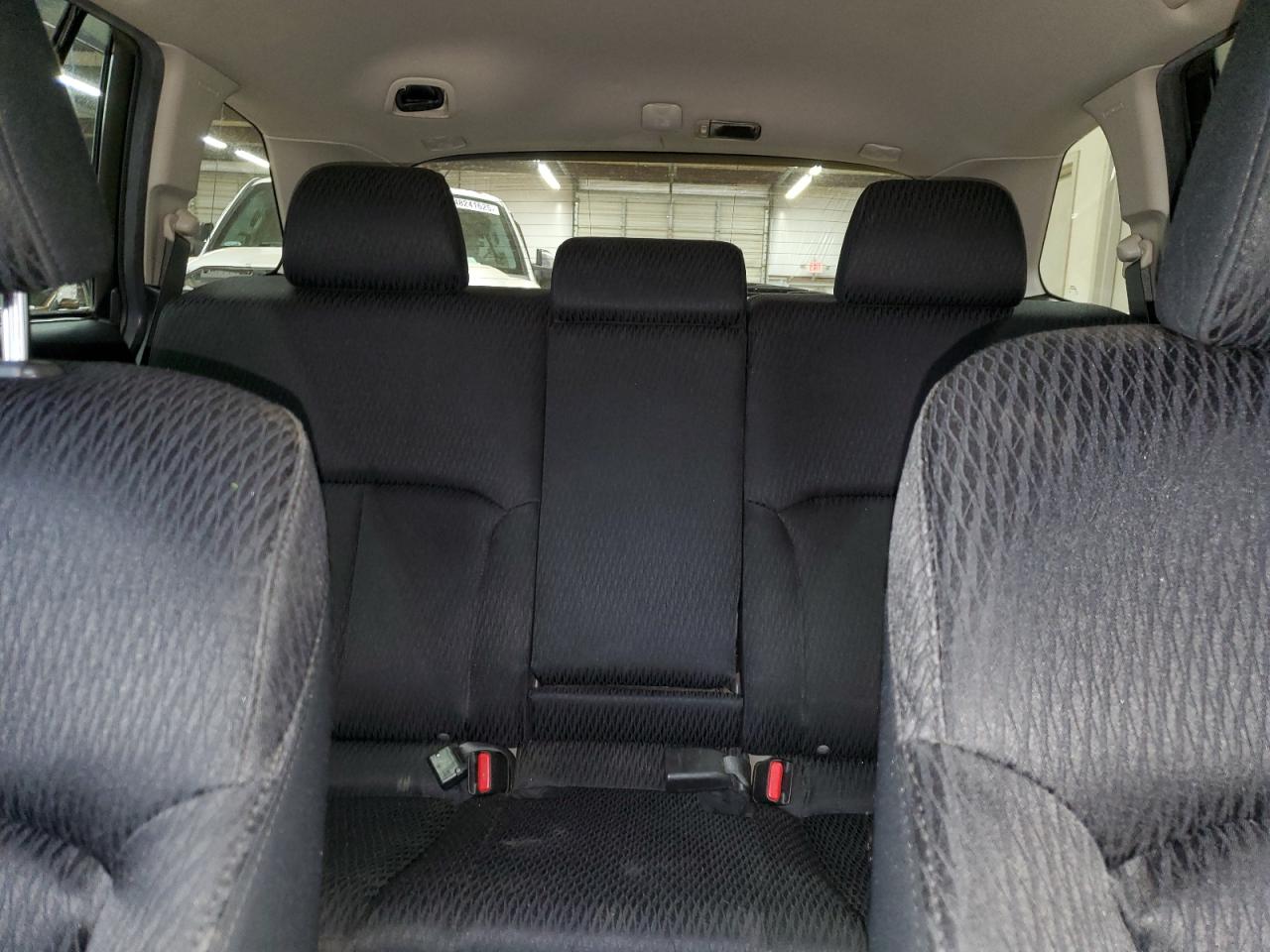 2011 Subaru Outback - Image 10