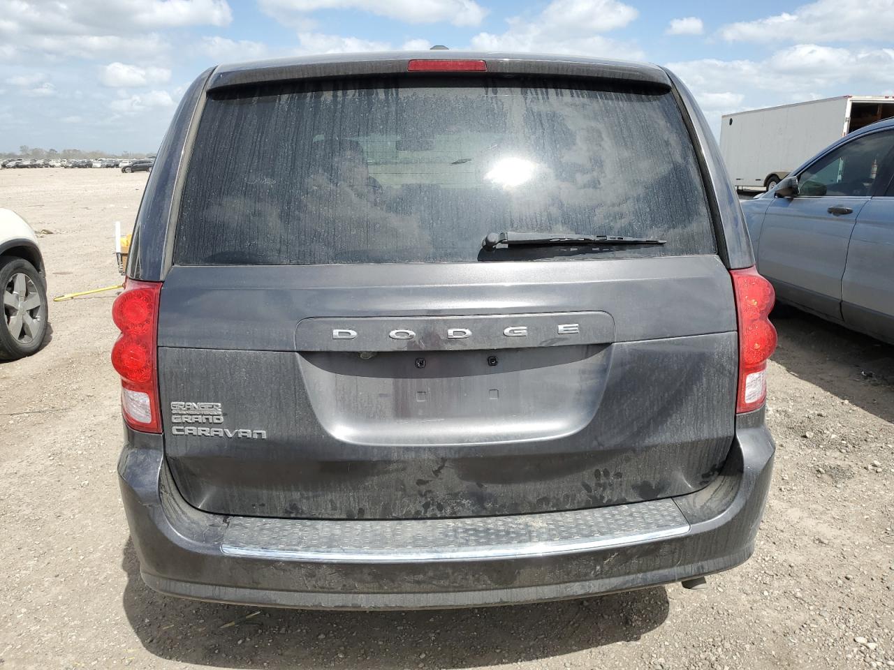 2017 Dodge Caravan - Image 6