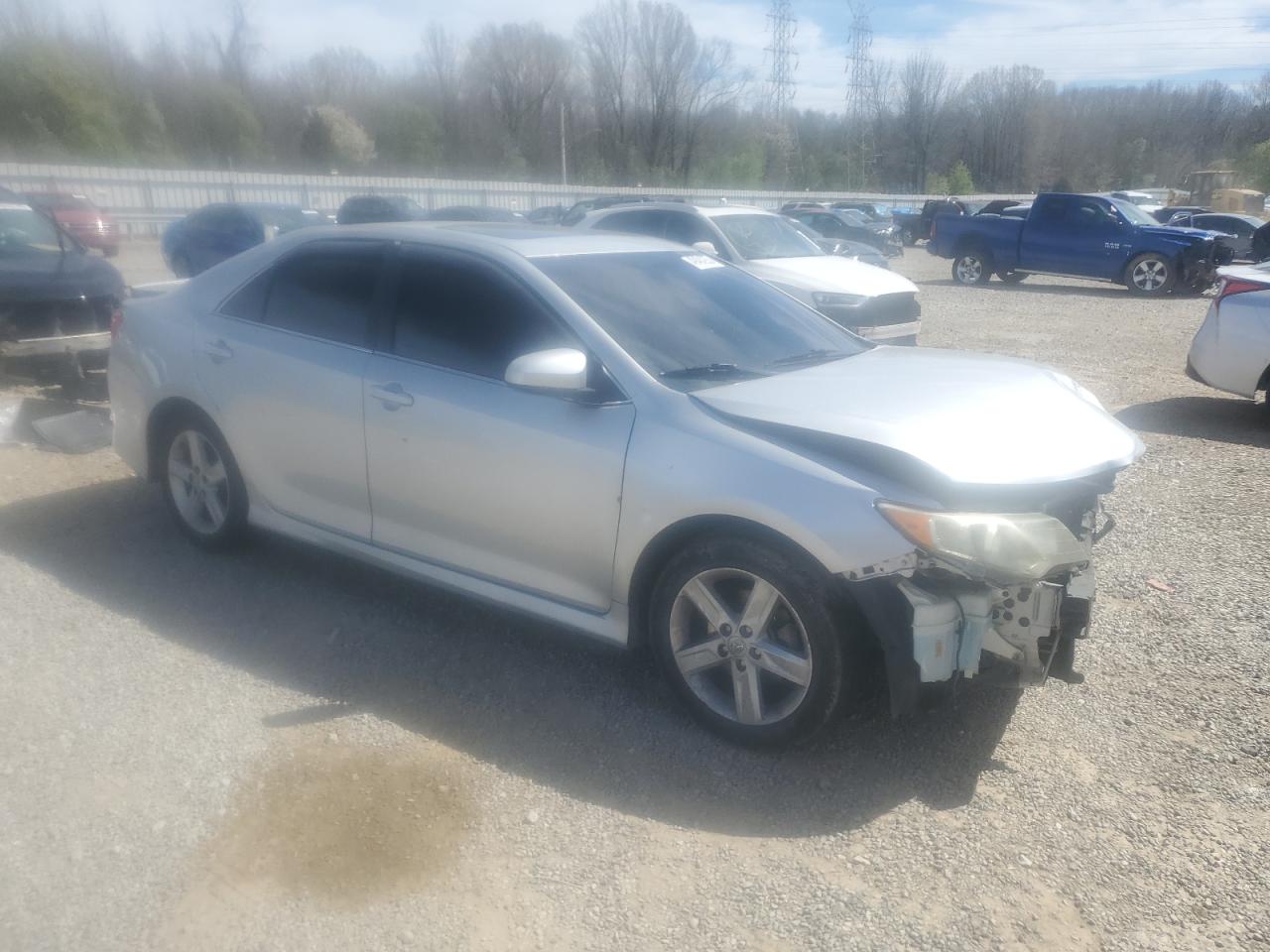 2014 Toyota Camry - Image 4