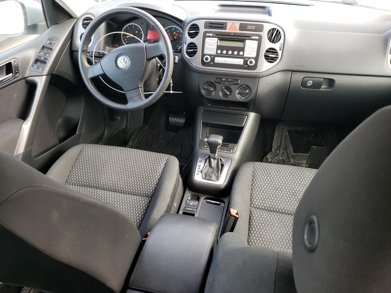 2009 Volkswagen Tiguan - Image 8