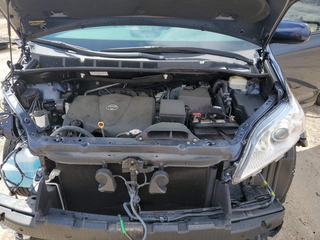 2018 Toyota Sienna - Image 12