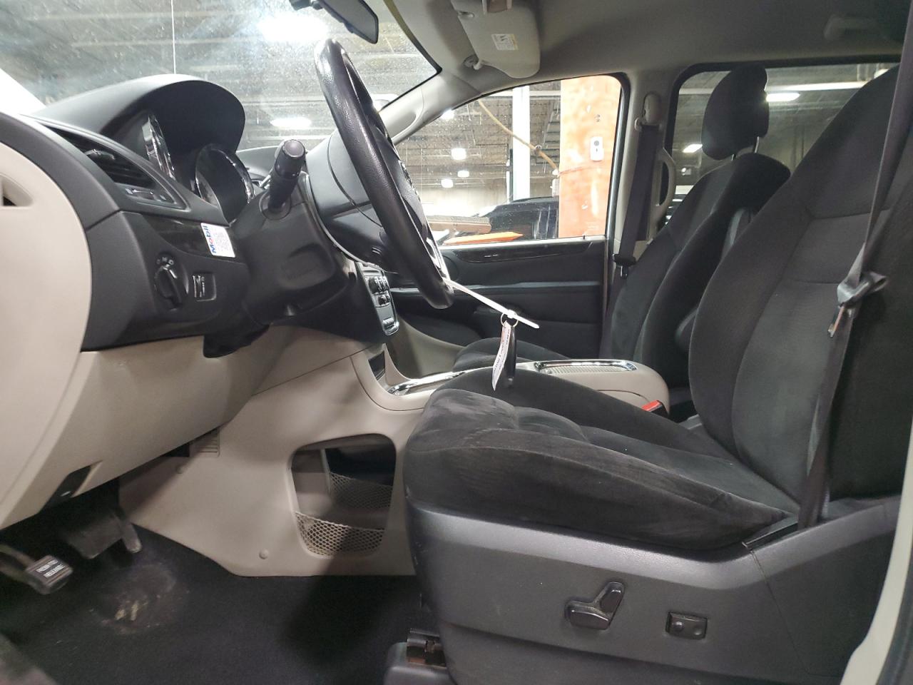 2015 Dodge Caravan - Image 7