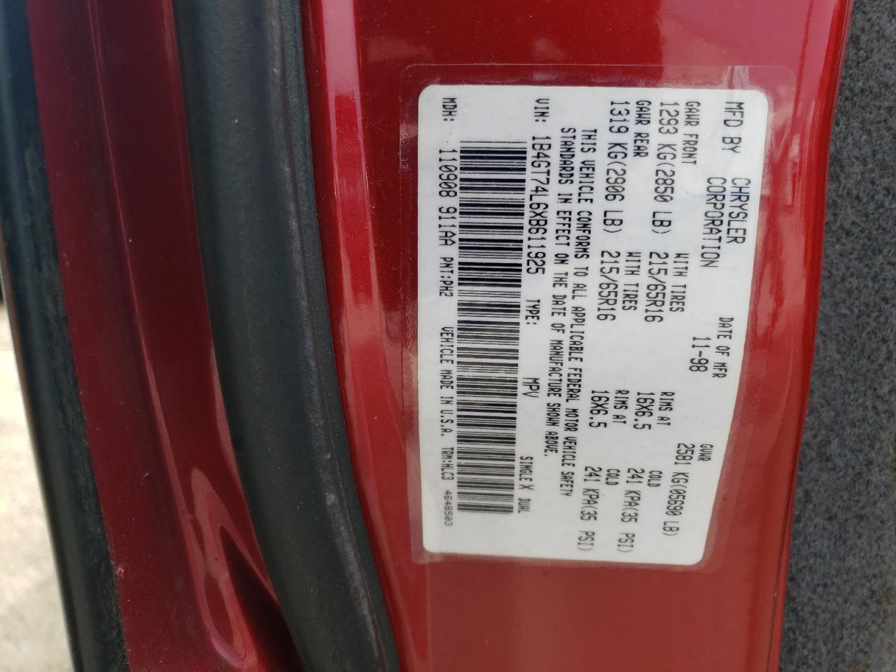 1999 Dodge Caravan - Image 13
