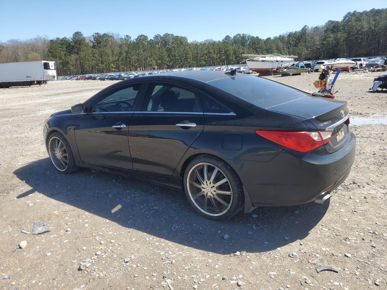2011 Hyundai Sonata - Image 2