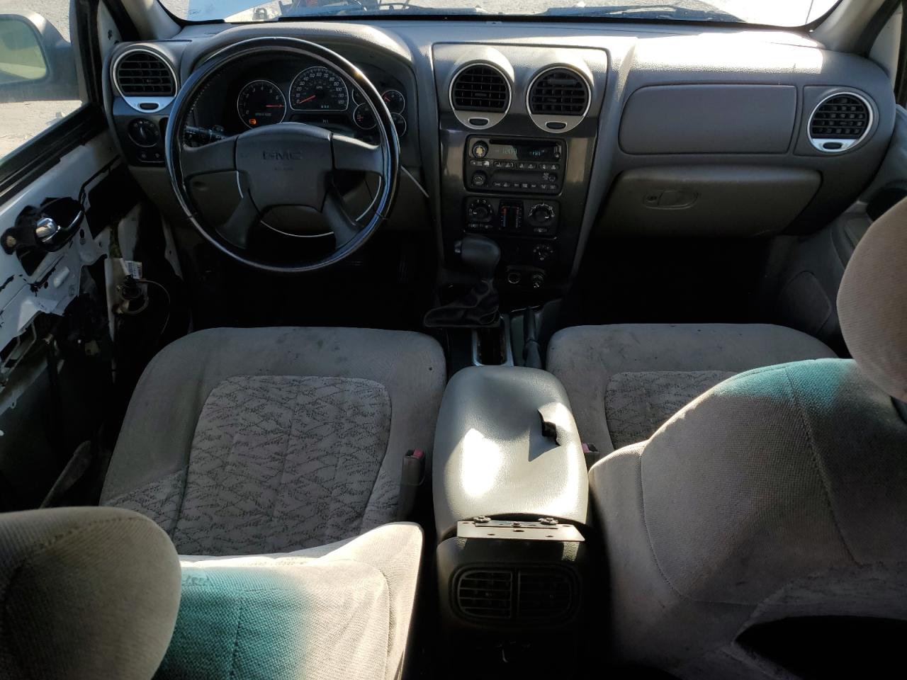 2004 GMC Envoy - Image 8
