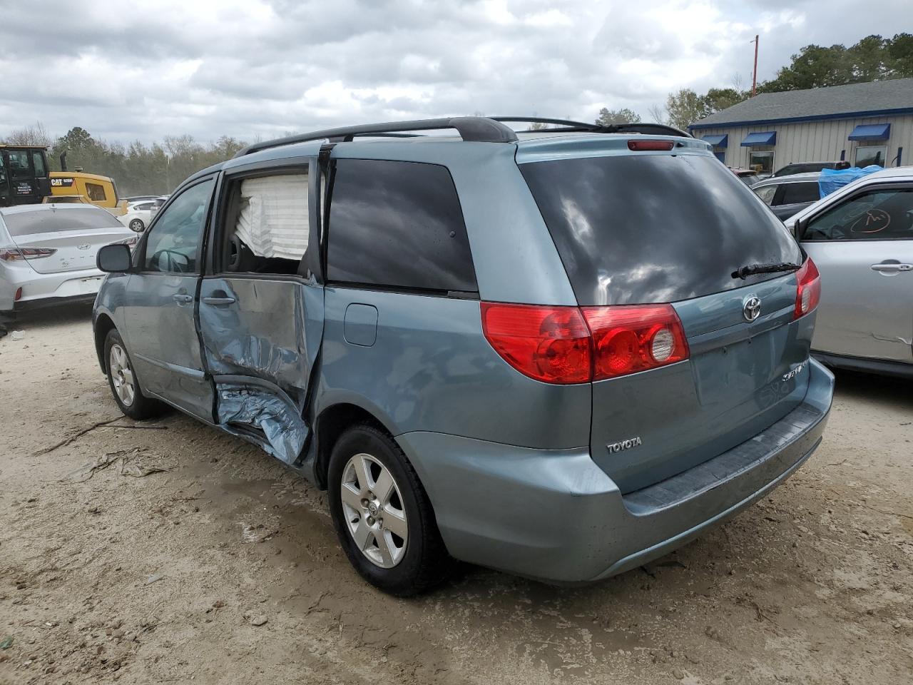 2006 Toyota Sienna - Image 2