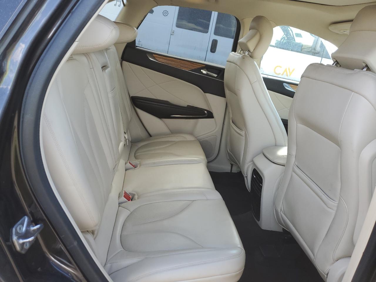 2015 Lincoln MKZ - Image 12
