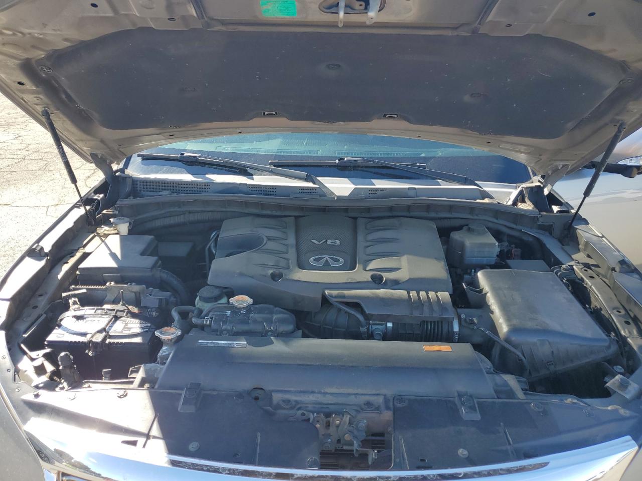 2012 Infiniti QX56 - Image 12
