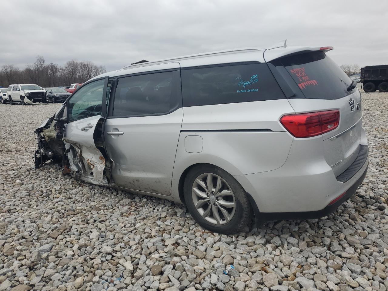 2020 Kia Sedona - Image 2