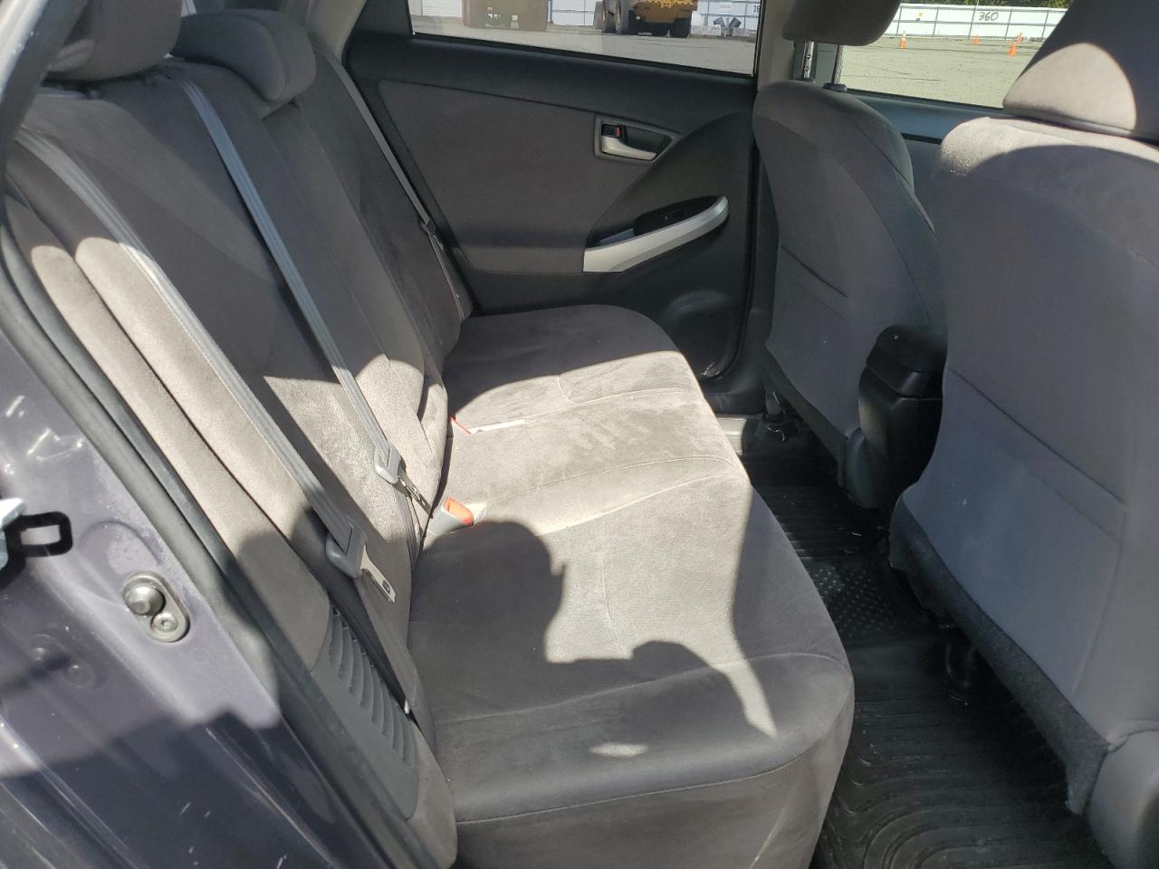 2015 Toyota Prius - Image 11