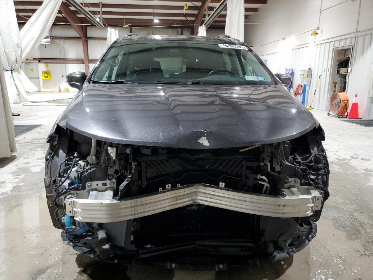 2018 Chrysler Pacifica - Image 5