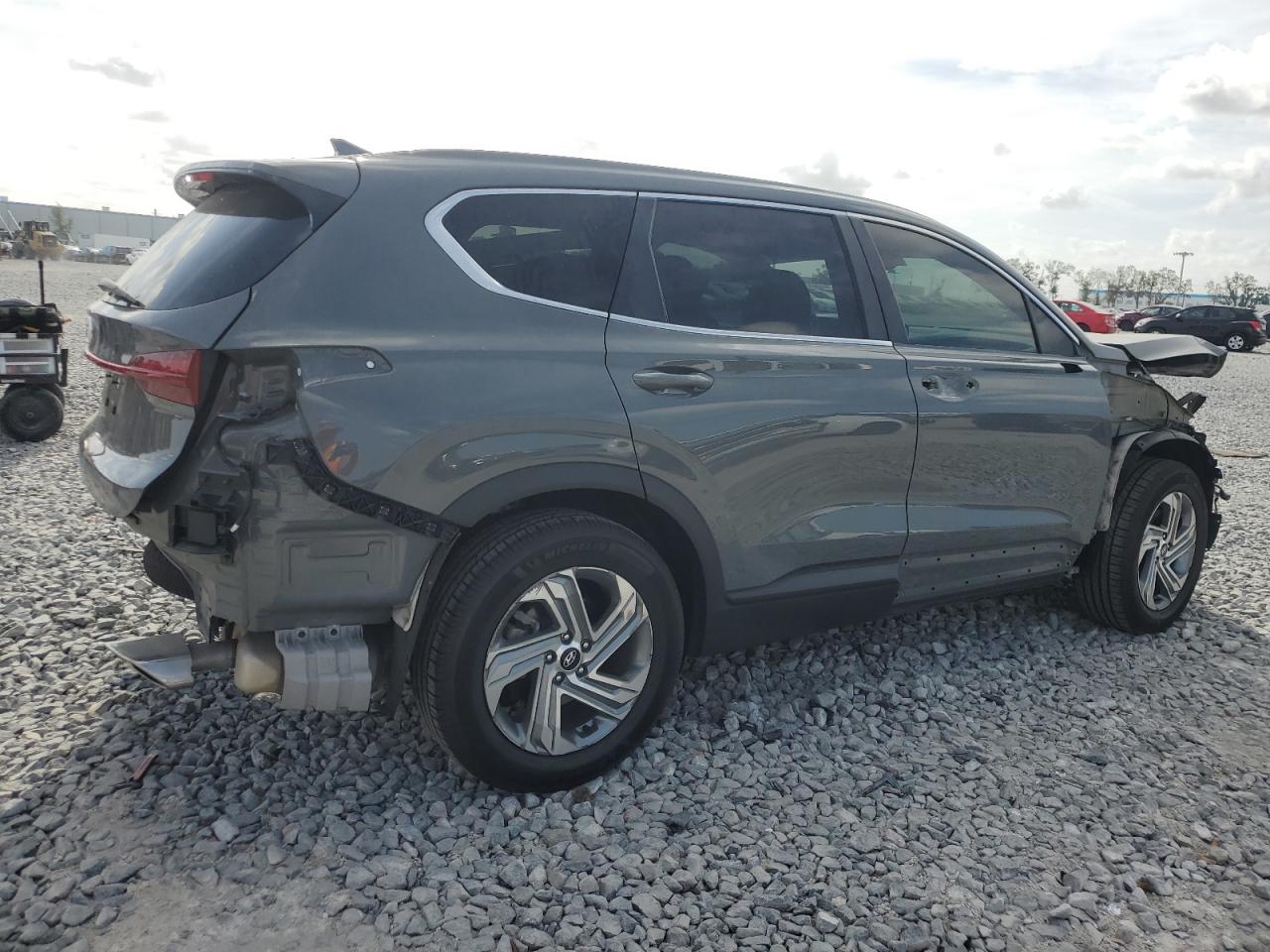 2023 Hyundai Santa Fe - Image 3