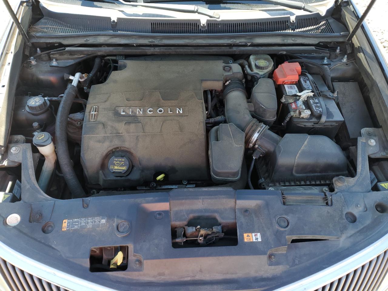 2013 Lincoln MKS - Image 11