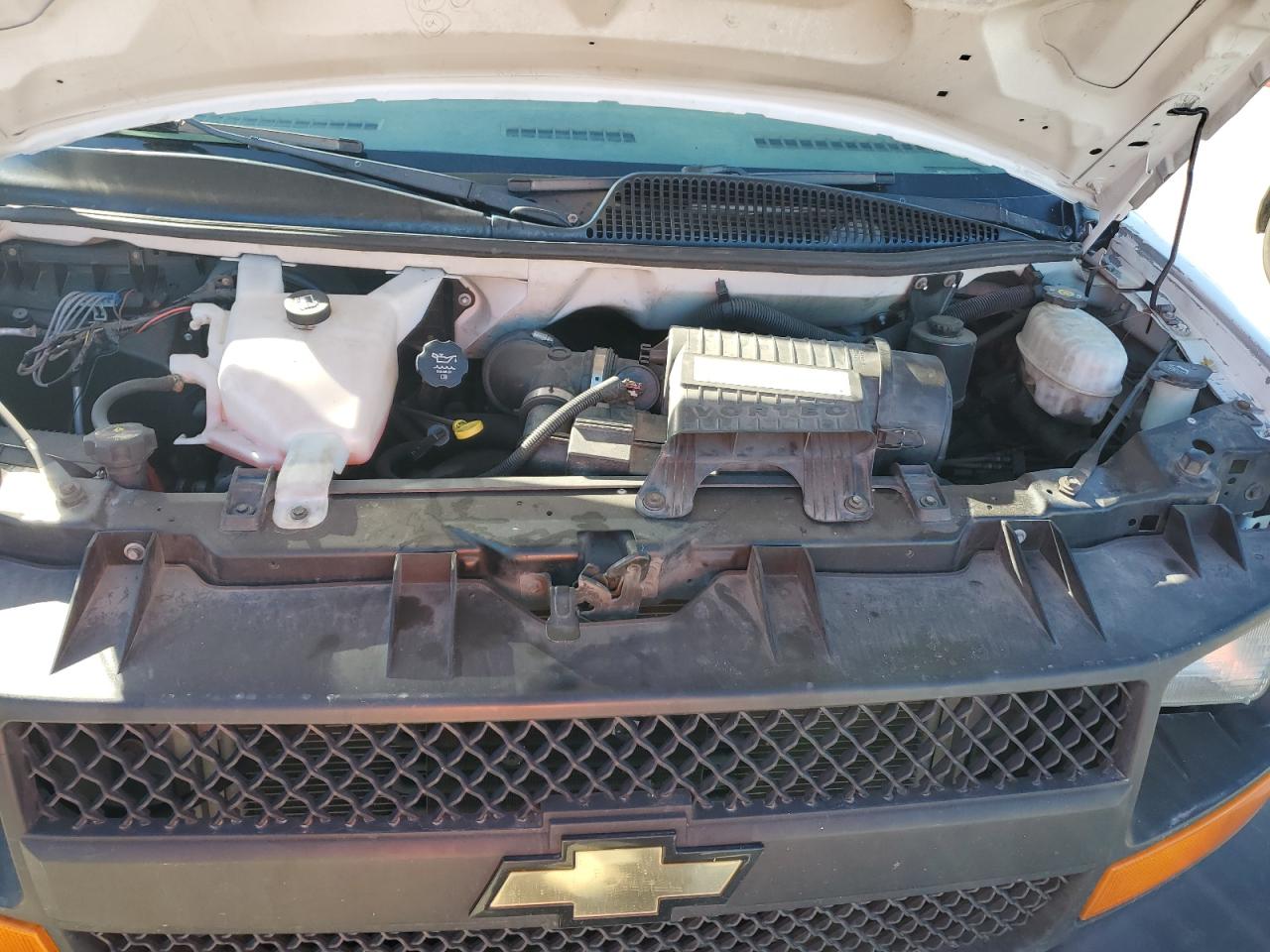2006 Chevrolet Express - Image 12