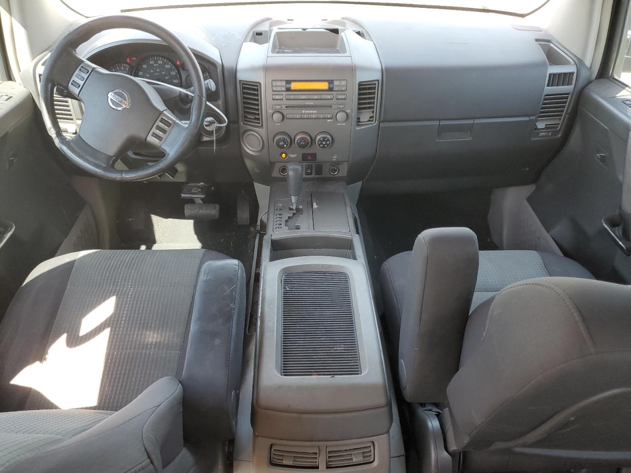 2004 Nissan Titan - Image 8