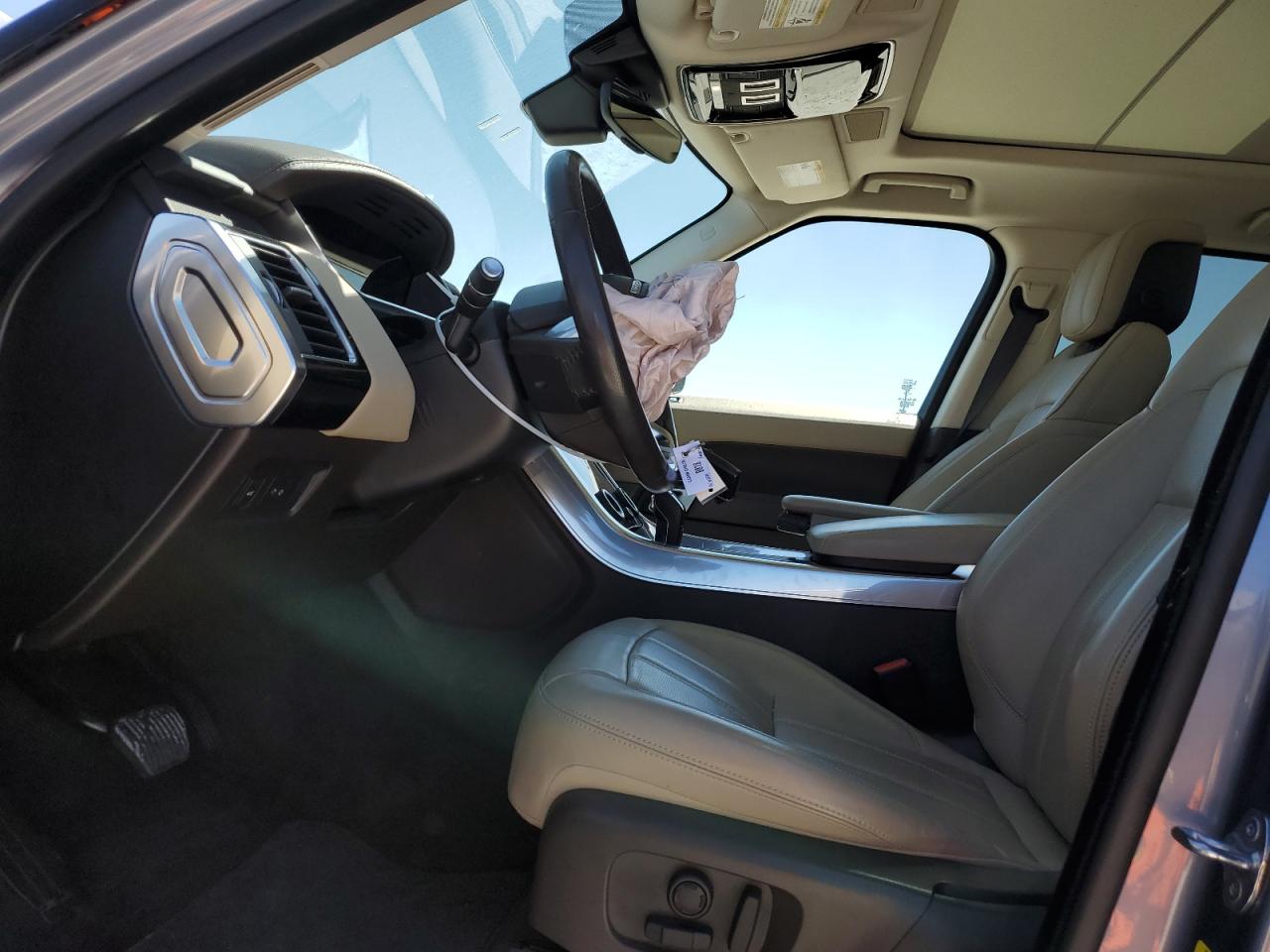 2020 Land Rover Range Rover - Image 7
