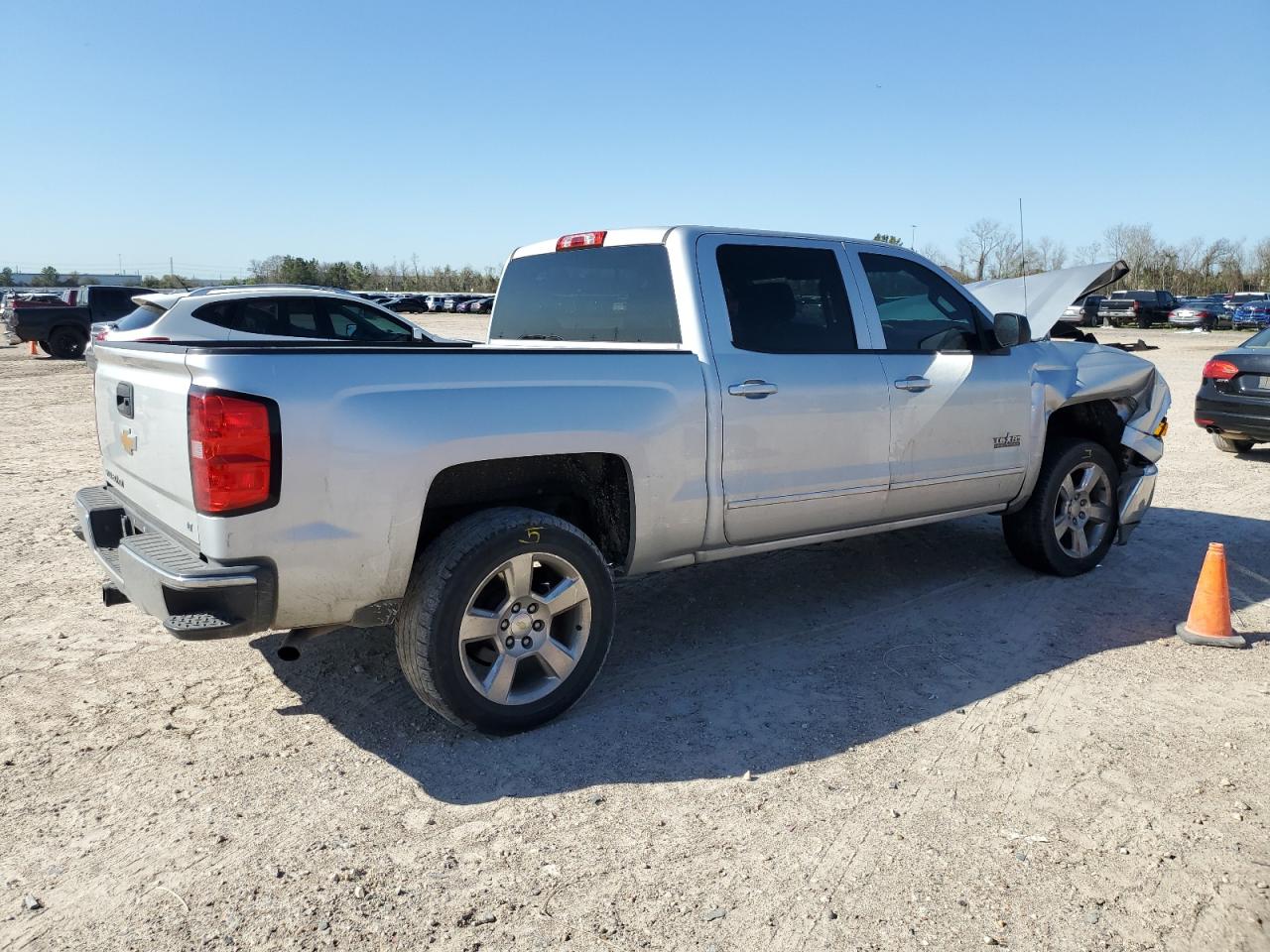 2015 Chevrolet Silverado - Image 3