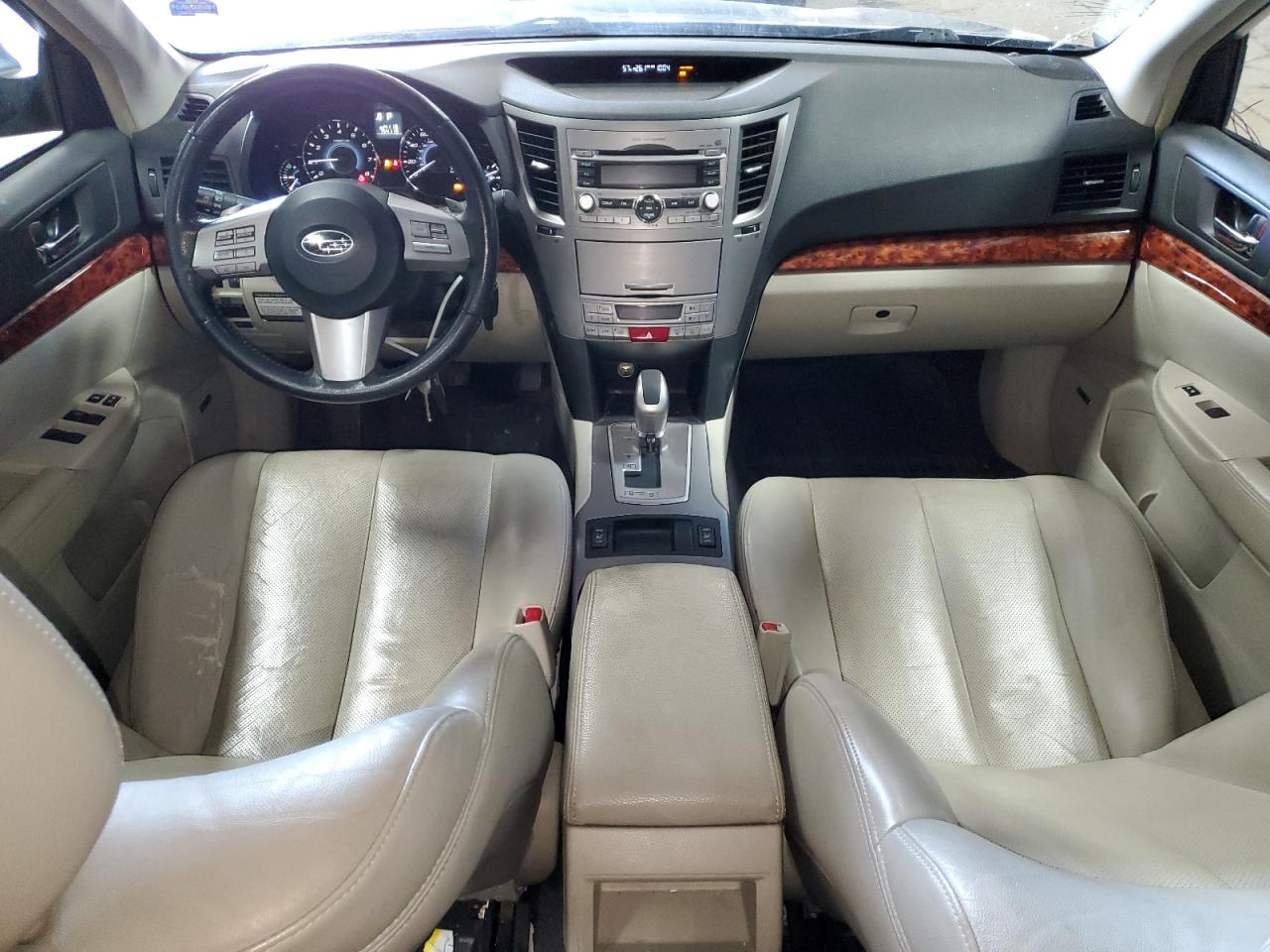 2010 Subaru Outback - Image 8