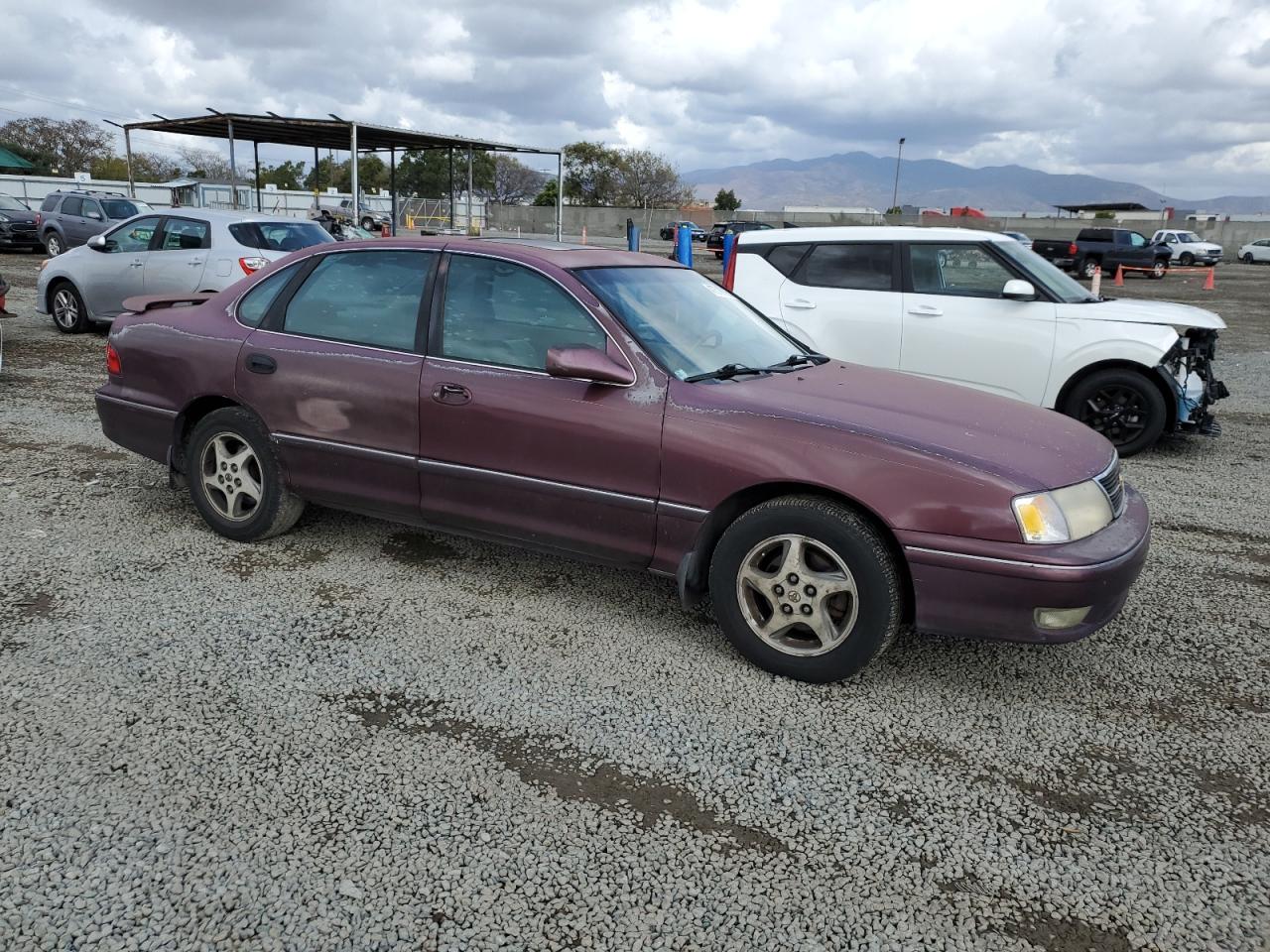 1998 Toyota Avalon - Image 4