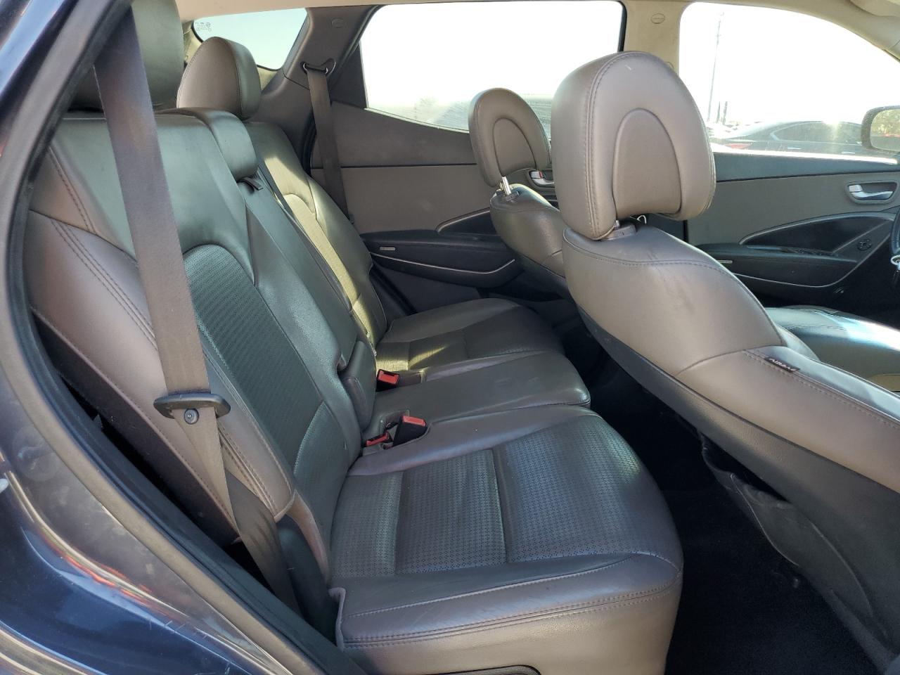2013 Hyundai Santa Fe - Image 11