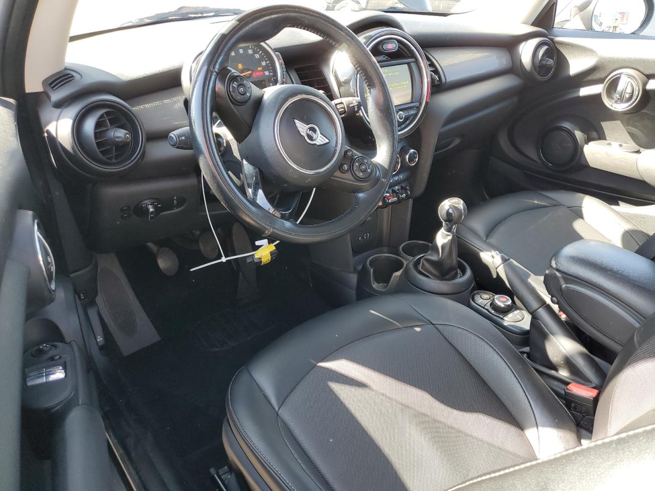 2017 MINI Cooper - Image 8