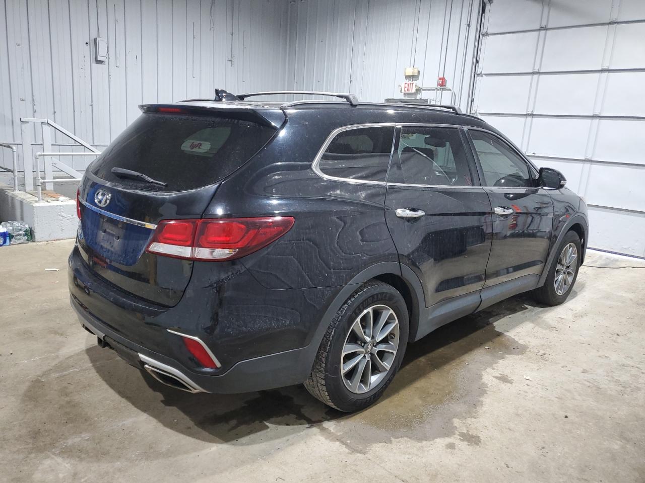 2017 Hyundai Santa Fe - Image 3